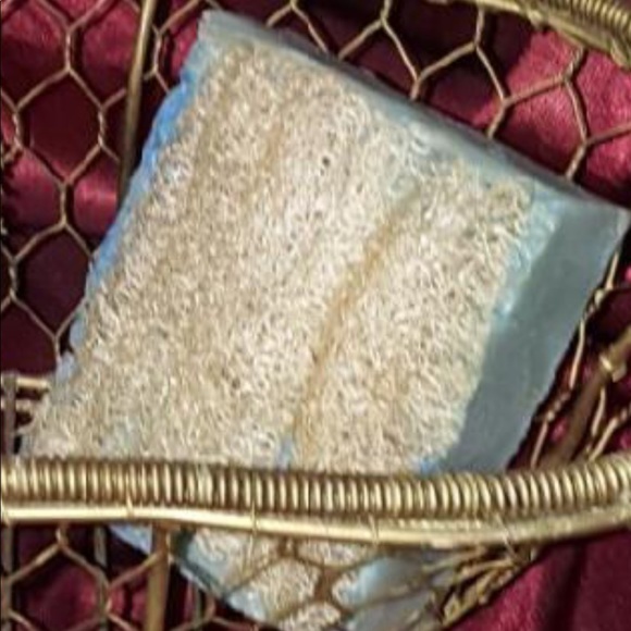 Bare Skin Box w/Loofah soap - Picture 4 of 7